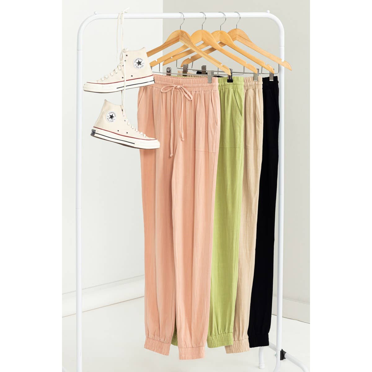 Laid-Back High-Rise Joggers: Tropical Peach