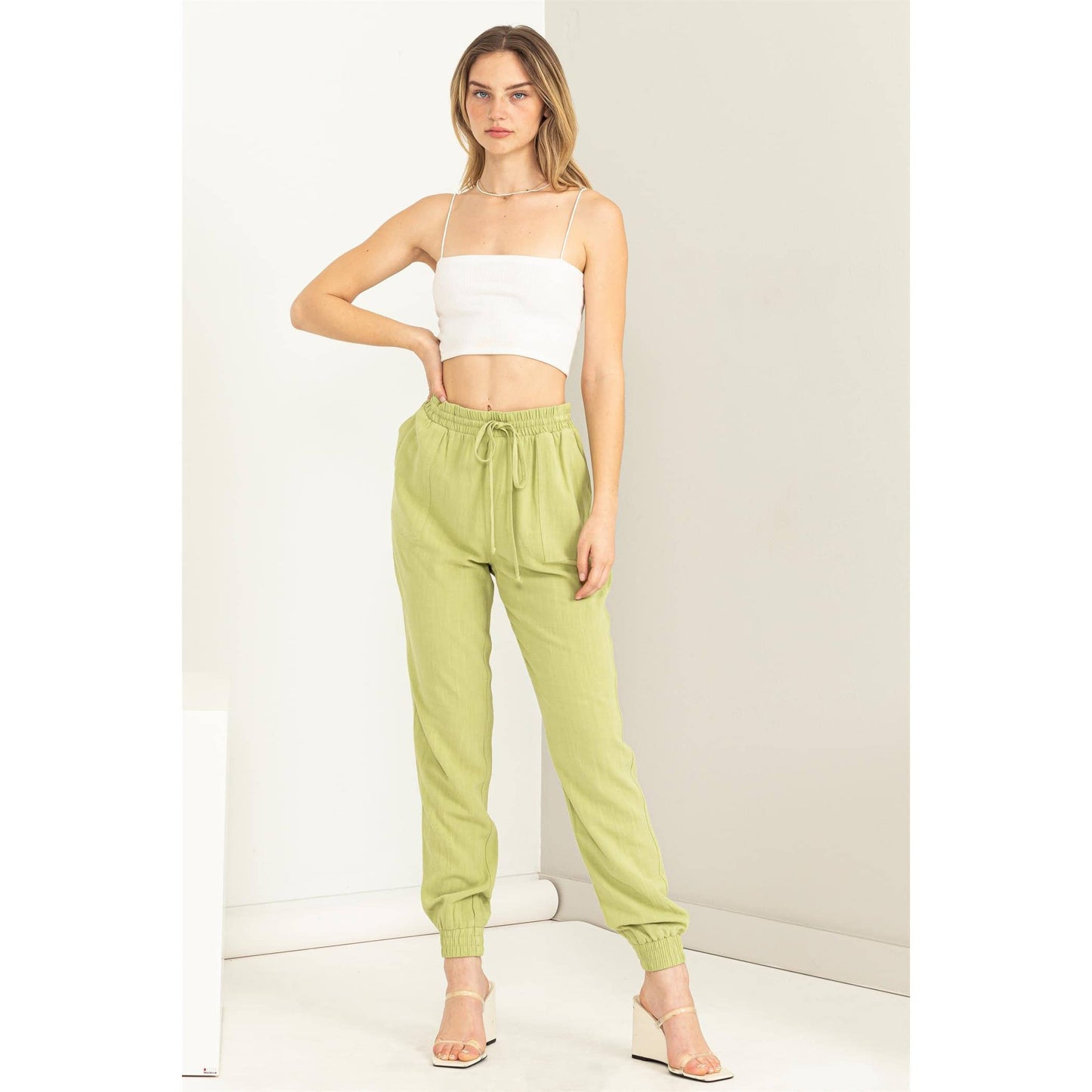 Laid-Back High-Rise Joggers: Tropical Peach