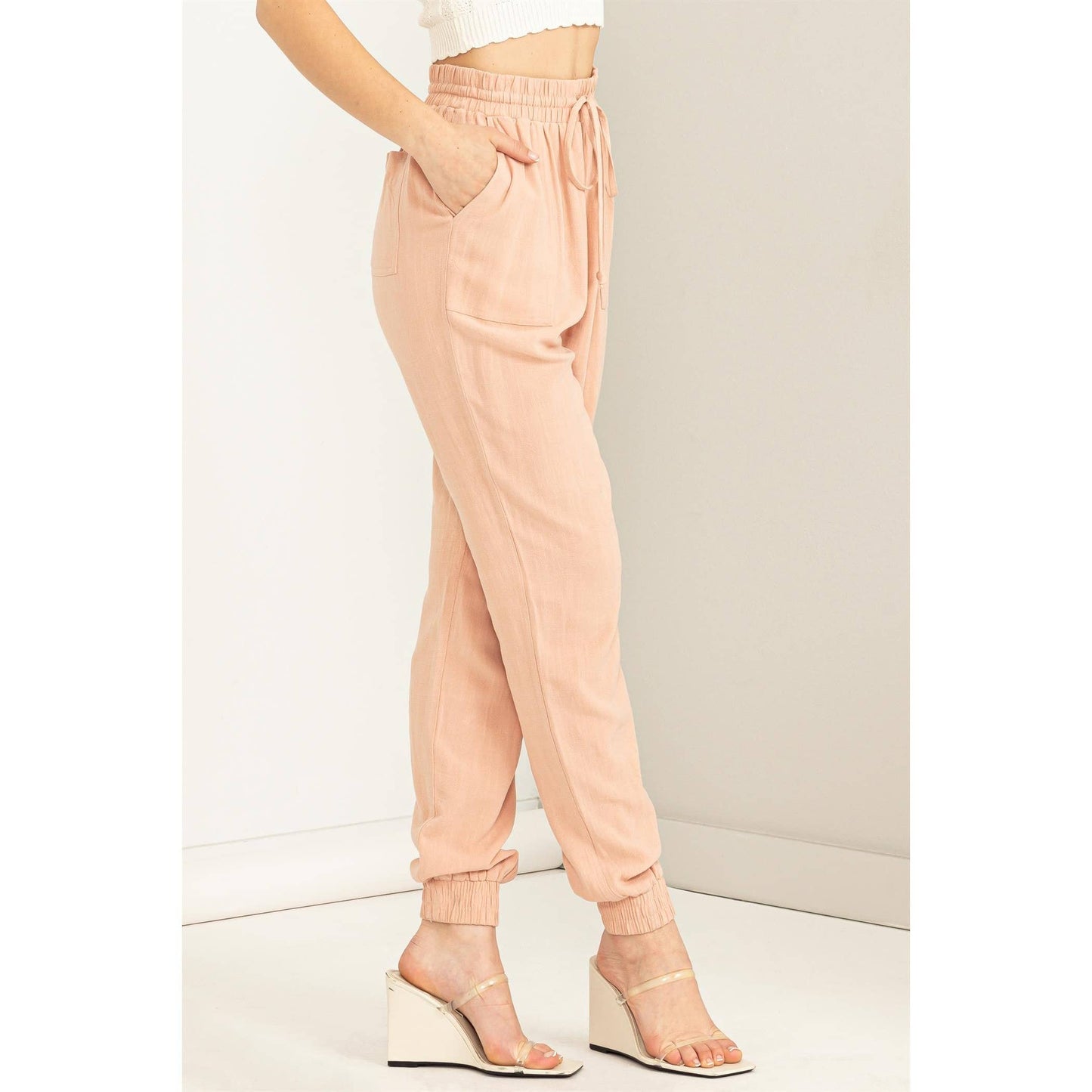 Laid-Back High-Rise Joggers: Tropical Peach