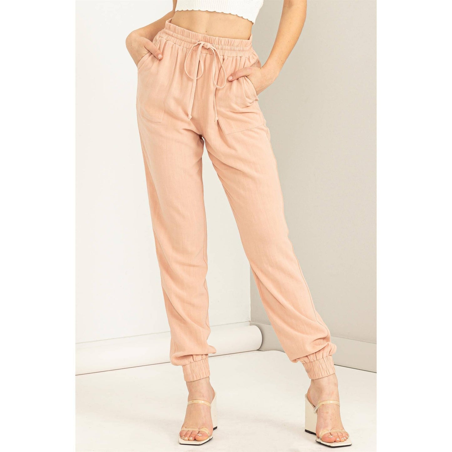 Laid-Back High-Rise Joggers: Tropical Peach