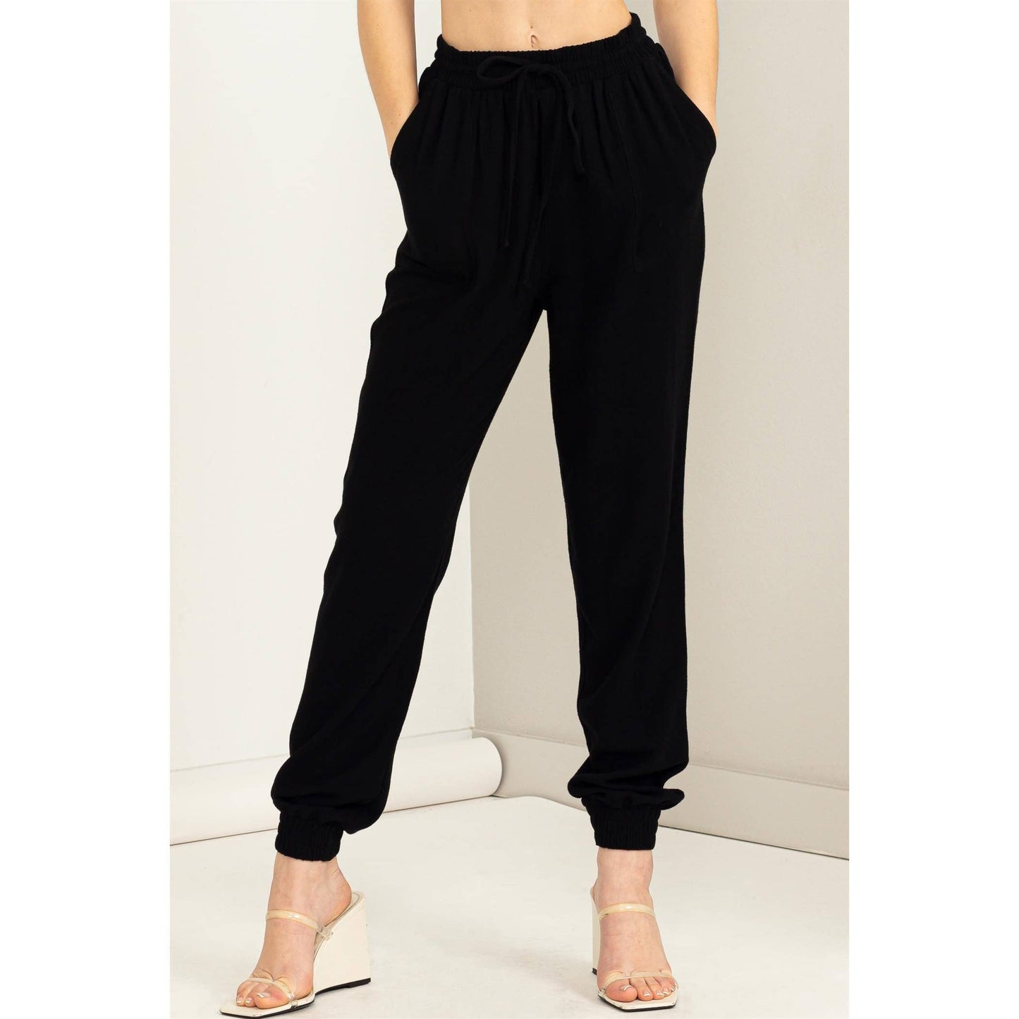 Laid-Back High-Rise Joggers: Tropical Peach