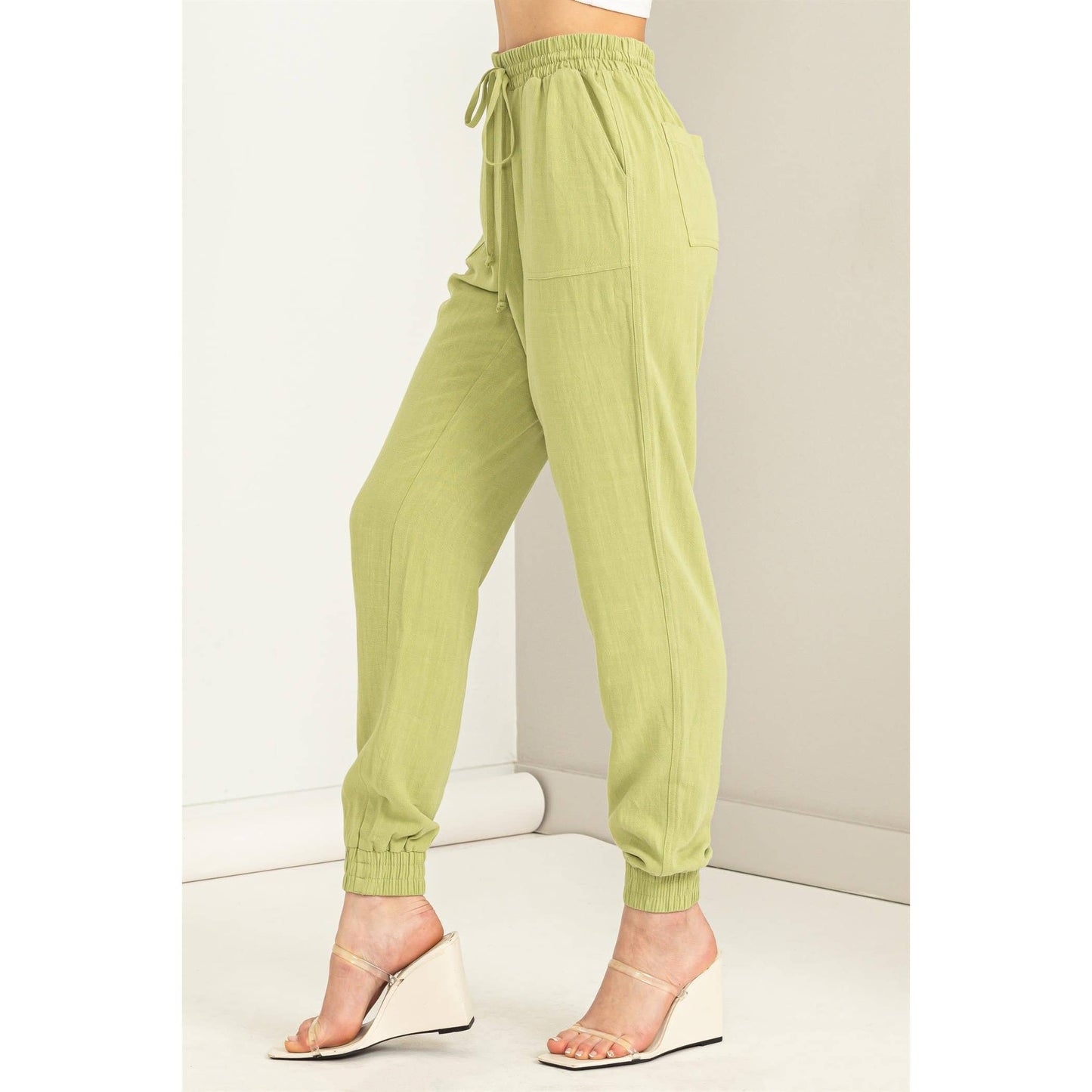 Laid-Back High-Rise Joggers: Tropical Peach
